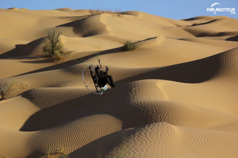 Du-paramoteur-dans-le-Sahara-paramoteur-15.jpg